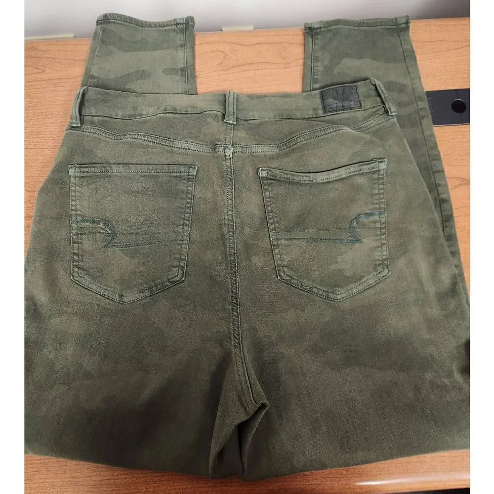 American Eagle Army Green next level stretch size 16 jeans